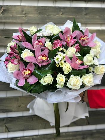 Букет цветов из: Розы и Хризантемы в Сусумане