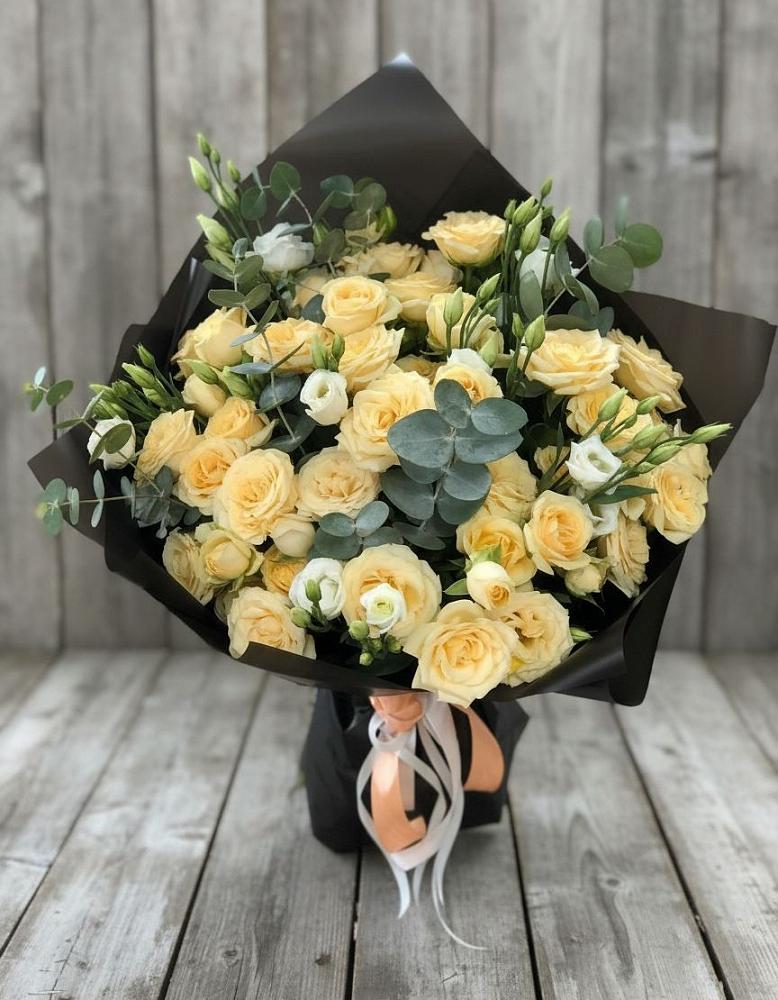 Букет цветов из: Розы и Лизиантусы в Сусумане