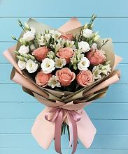 Букет цветов из:  Розы, Альстромерии и Лизиантусы в Сусумане