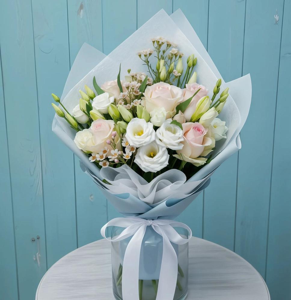 Букет цветов из: Розы и Лизиантусы в Сусумане