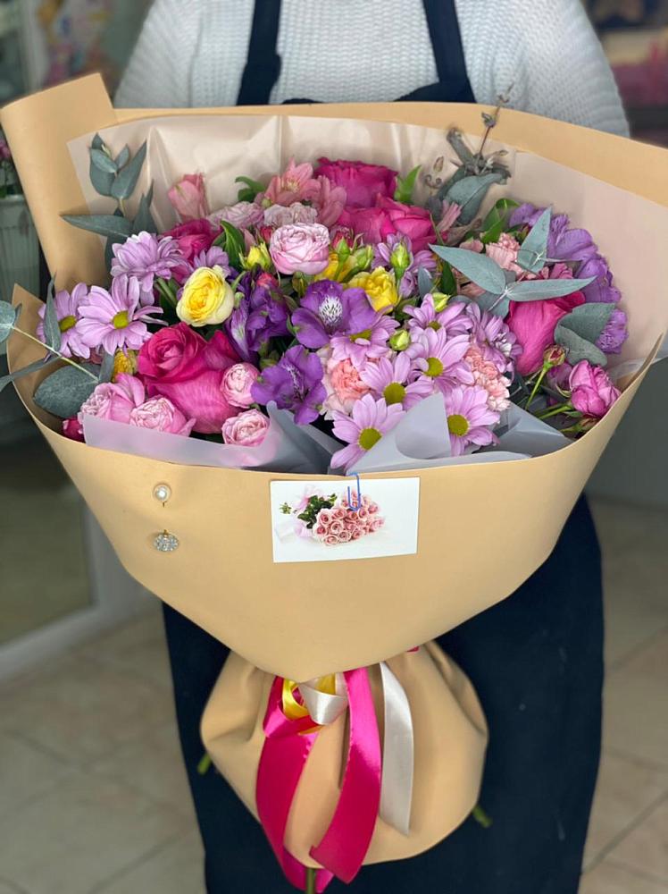 Букет цветов из: Хризантемы, Гвоздики и Альстромерии в Сусумане