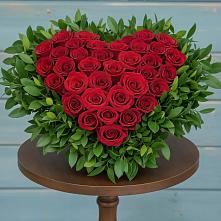 Цветочная композиция из Розы в виде сердца в Сусумане