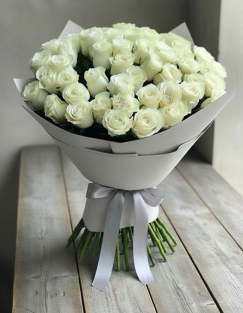 Букет 35 Белых роз в Сусумане