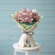 Букет цветов из:  Орхидеи и Розы #REPLACE_PRED# Сусумане