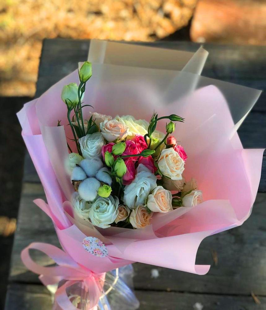 Букет цветов из: Розы и Лизиантусы в Сусумане