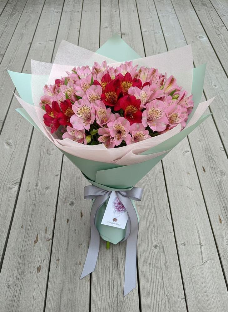 Букет цветов из: Альстромерии в Сусумане