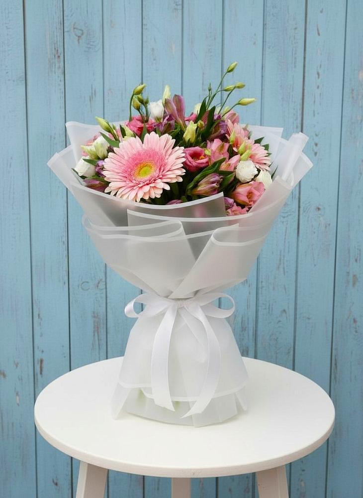 Букет цветов из: Герберы, Альстромерии и Лизиантусы в Сусумане