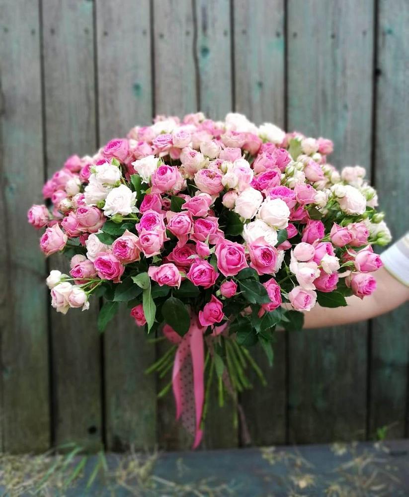 Букет Розовые кустовые розы Натали и Лав Лидия в Сусумане