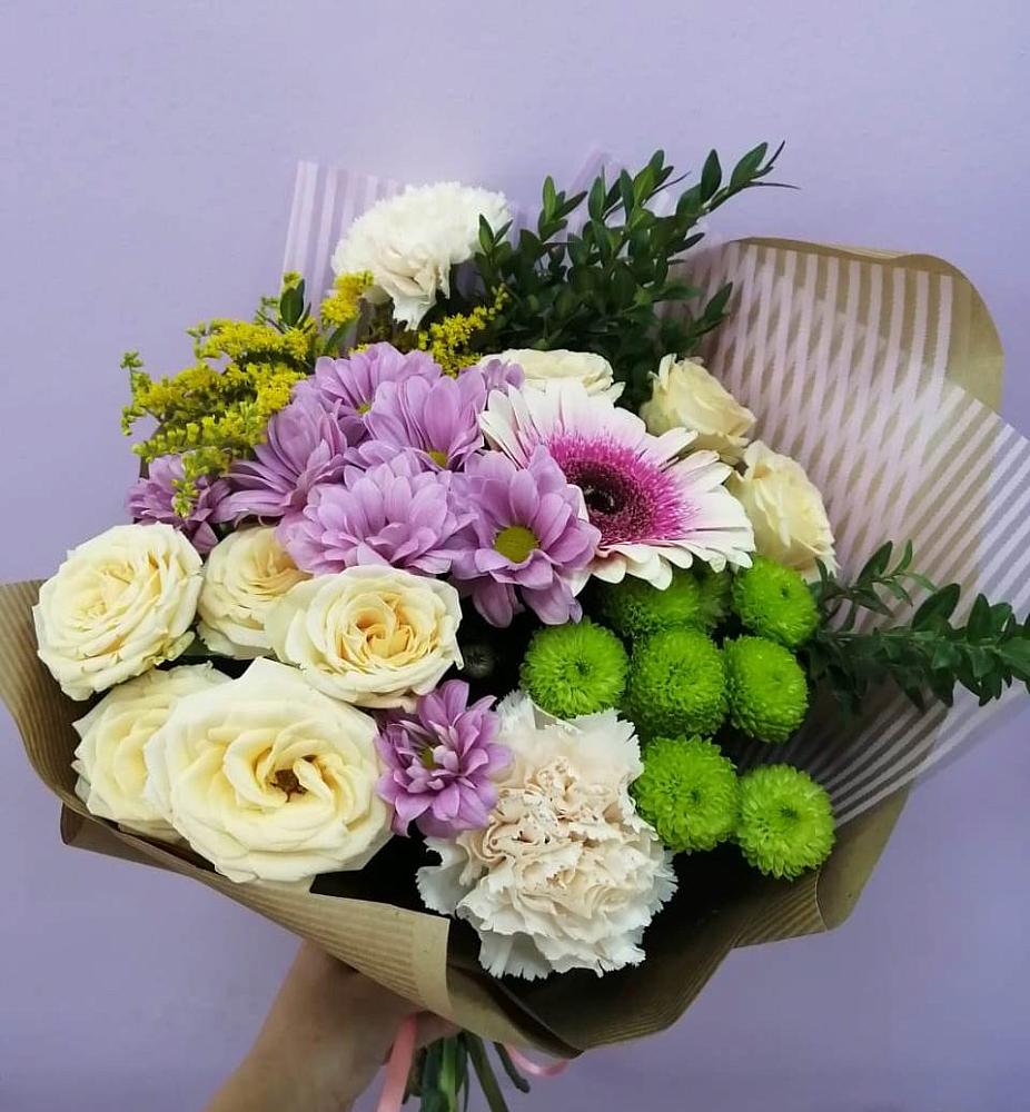 Букет цветов из: Хризантемы, Розы, Гвоздики и Герберы в Сусумане