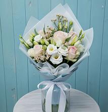 Букет цветов из:  Розы и Лизиантусы #REPLACE_PRED# Сусумане