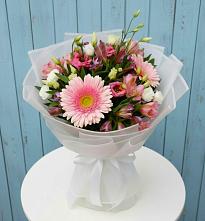 Букет цветов из:  Герберы, Альстромерии и Лизиантусы в Сусумане