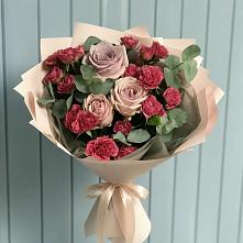 Букет цветов из:  Гвоздики и Розы в Сусумане