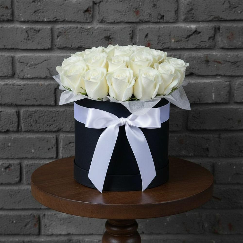 Цветочная композиция из Розы в шляпной коробке в Сусумане