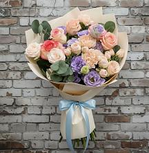 Букет цветов из:  Розы, Лизиантусы и Гвоздики #REPLACE_PRED# Сусумане